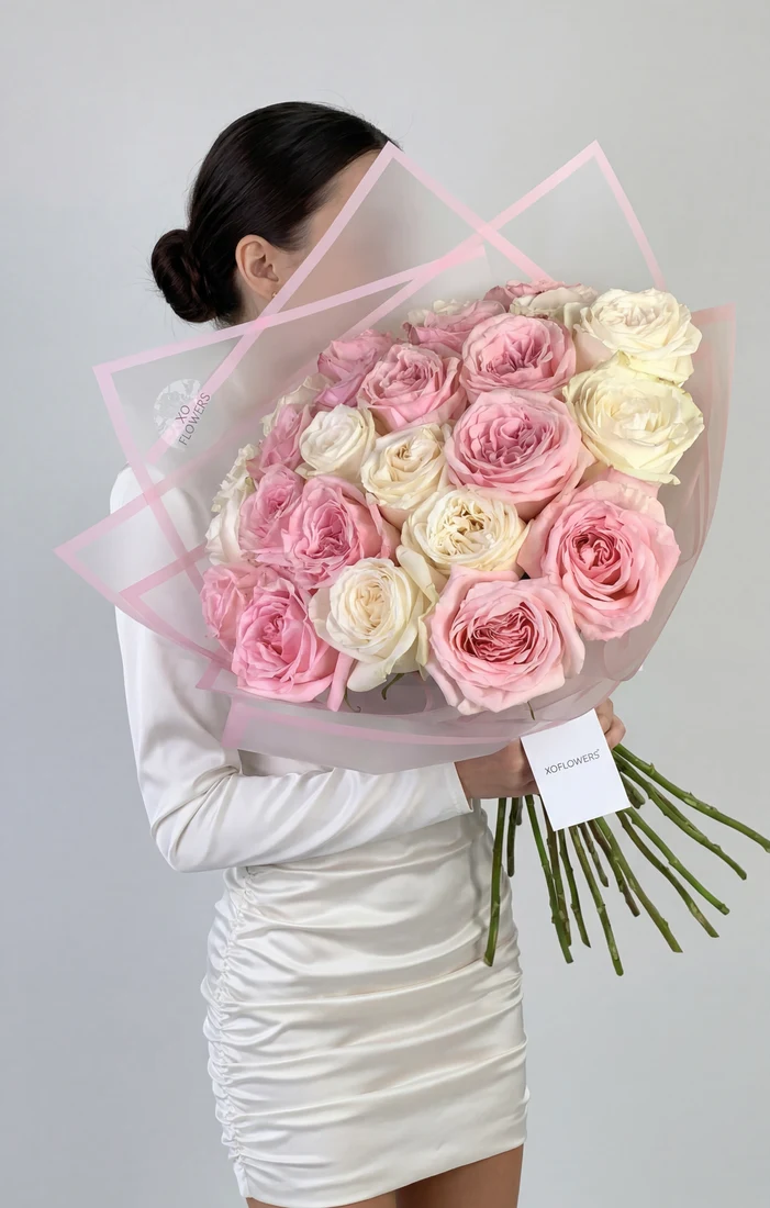 Букет из 25 роз White O’Hara и Pink O’Hara
